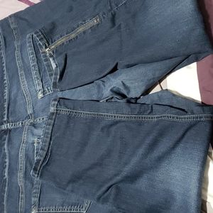 Torrid 24W skinny stretch jean with zippers